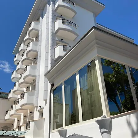 Gallia Palace מלון 4*