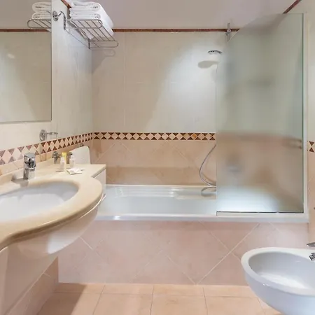 Gallia Palace מלון 4*