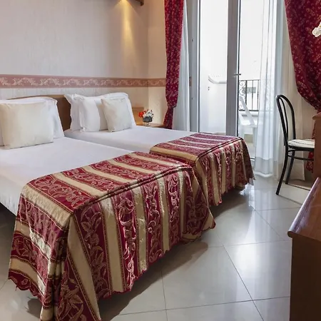 Gallia Palace 4*
