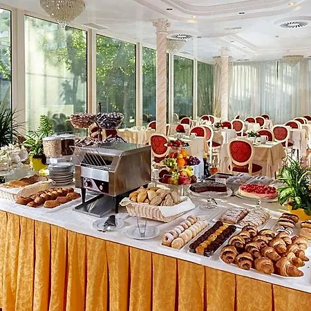 Hotel Gallia Palace 4*