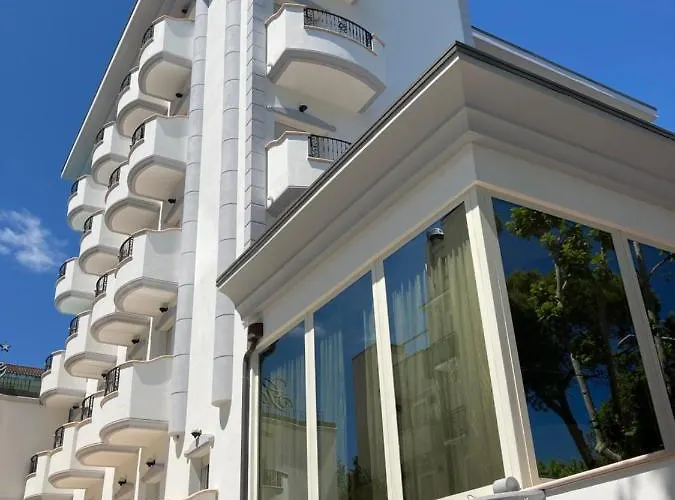 Gallia Palace Hotell 4*